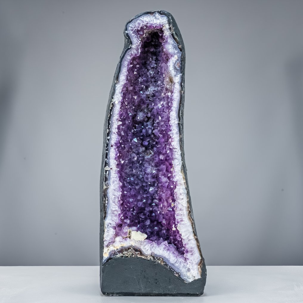 Αμέθυστος-Δρύση Καθεδρικός Ναός – Μεγαλοπρεπή κομψότητα και πνευματική δύναμη Υψηλότερη ποιότητα- 21463.55 g #1.0