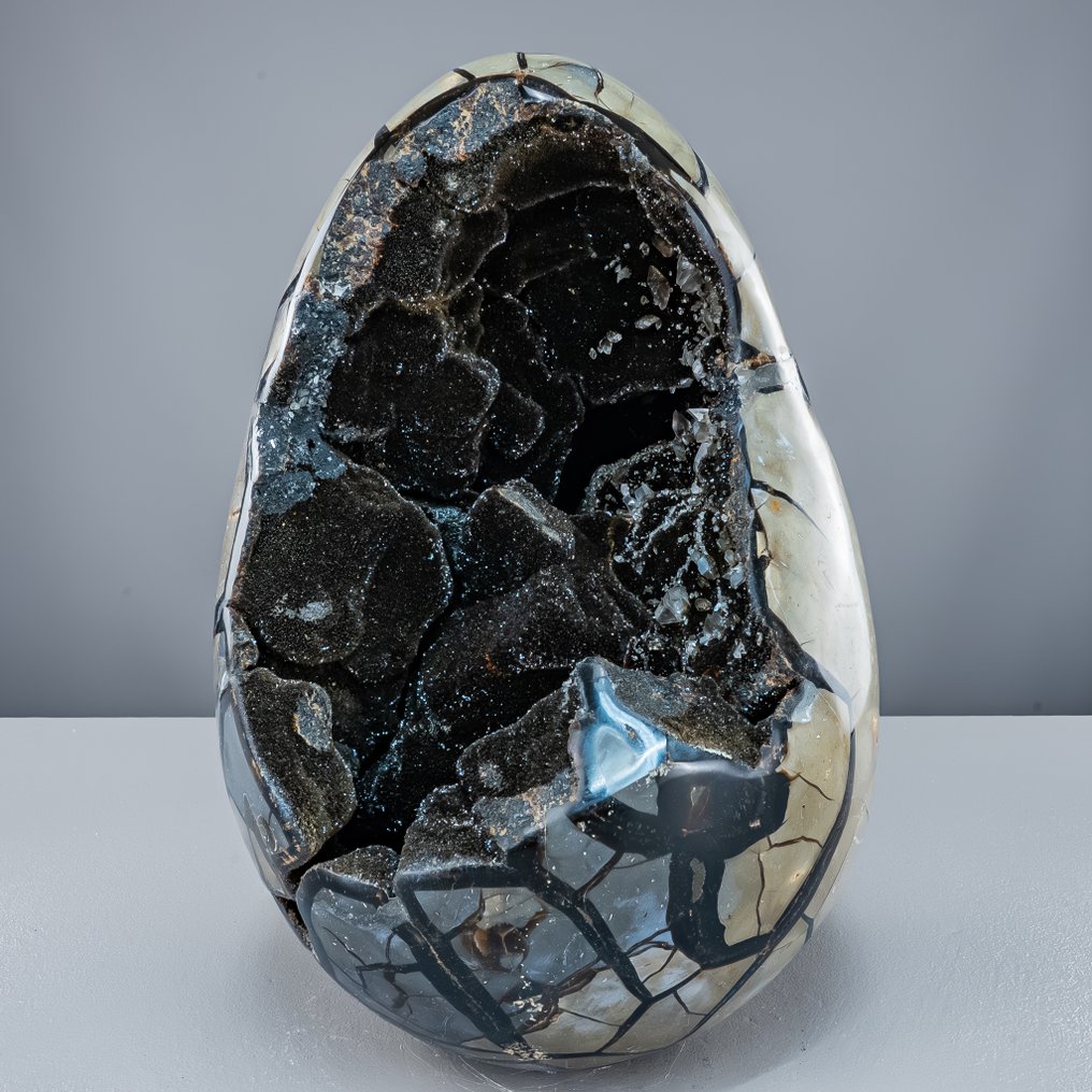 Septarien-德鲁斯自由形态配方与方解石晶体——自然的力量与闪耀的优雅 Druse-Ei- 13773.24 g #2.1