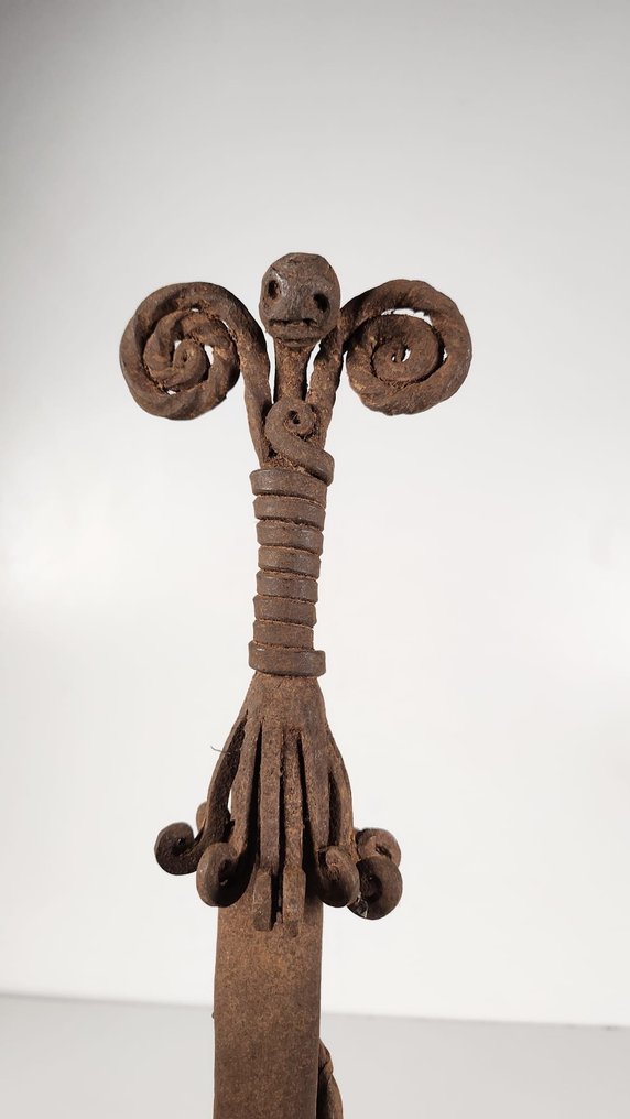 faca - emprego - Nigéria  (Sem preço de reserva) #1.0