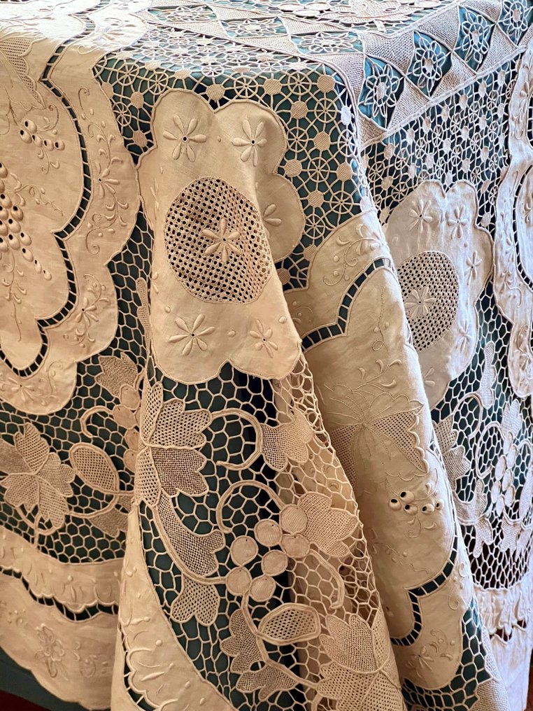 Παλαιό τραπεζομάντηλο με δαντέλα από το Μπουράνο, όμορφη χειροτεχνία. - Τραπεζομάντηλο  - 285 cm - 245 cm #4.3