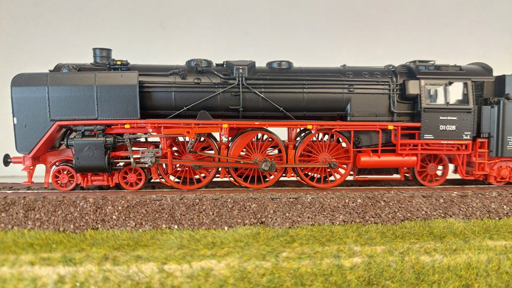 Brawa H0 - 40930 - 連煤水車的蒸汽火車 (1) - BR 01 028 - 数字声音 Doehler&Hass - 配备烟雾发生器 - DR (DDR) #3.2