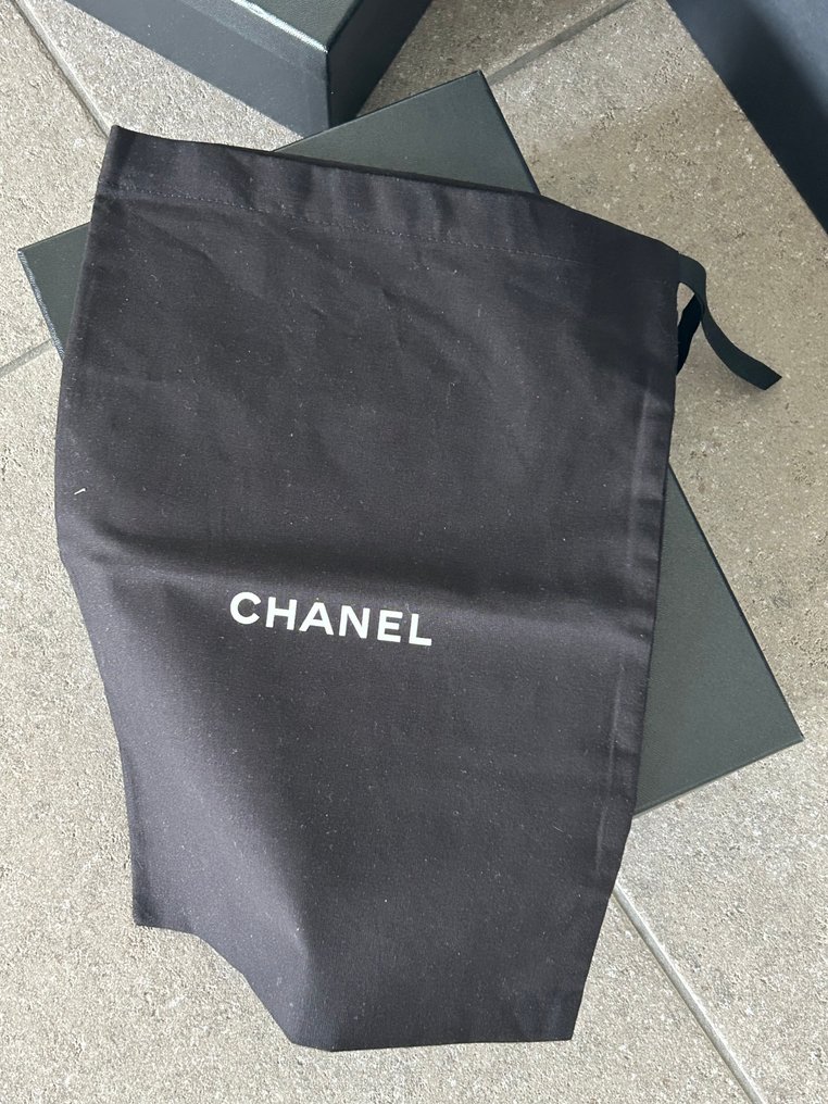 Chanel - Box (11) - Authentic Hermès Cardboard Boxes Various Sizes and Paper Bags - Cardboard - Chanel Hardboxes #3.2