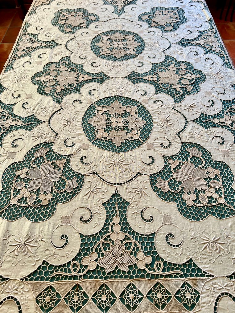 Παλαιό τραπεζομάντηλο με δαντέλα από το Μπουράνο, όμορφη χειροτεχνία. - Τραπεζομάντηλο  - 285 cm - 245 cm #1.0