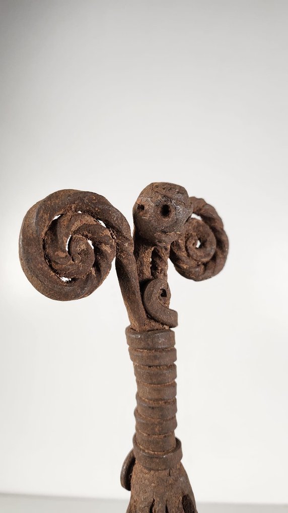 faca - emprego - Nigéria  (Sem preço de reserva) #2.1