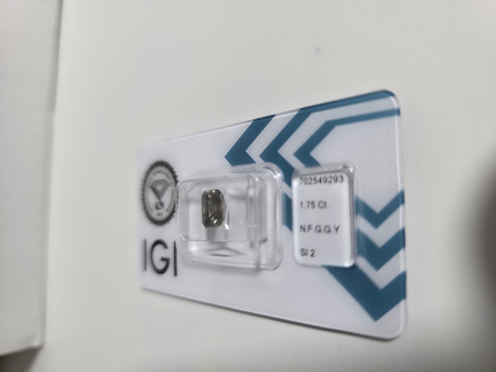 1 pcs 钻石  (天然色彩的)  - 1.75 ct - 祖母绿 - SI2 微内含二级 - 国际宝石研究院（IGI） #2.1