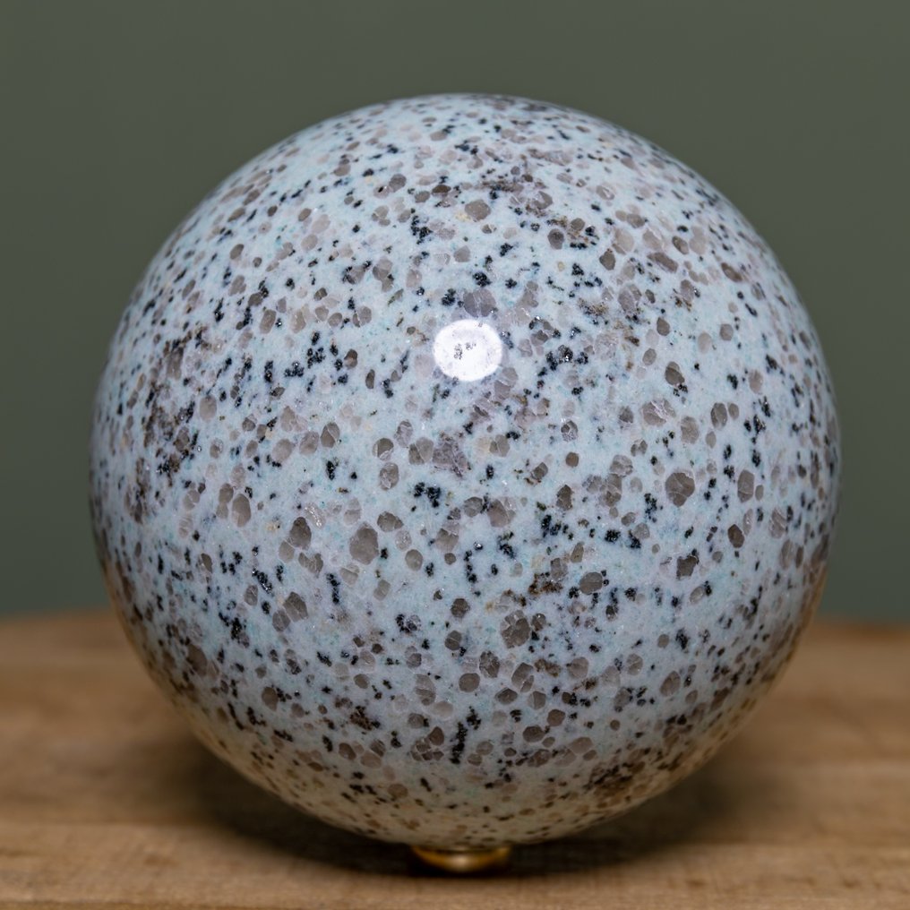 Large Kiwi Lotus Jasper quality sphere. Crystal - Height: 11.05 cm - Width: 11.05 cm- 1800 g #3.2