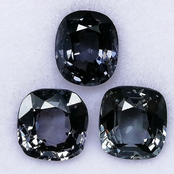 3 pcs  Grey Spinel  - 3.83 ct - Instituto Gemólogico Español (IGE) - Undiagnosed #1.0