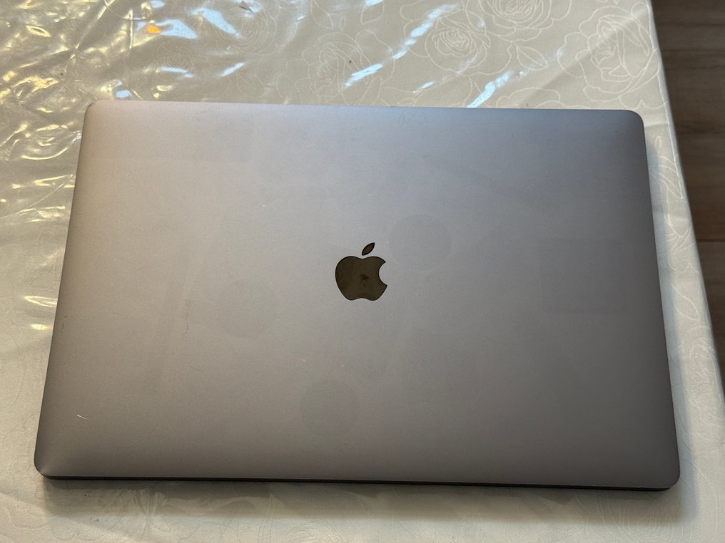 Apple MacBook Pro 16-inch 2019 - Computer (1) #1.0