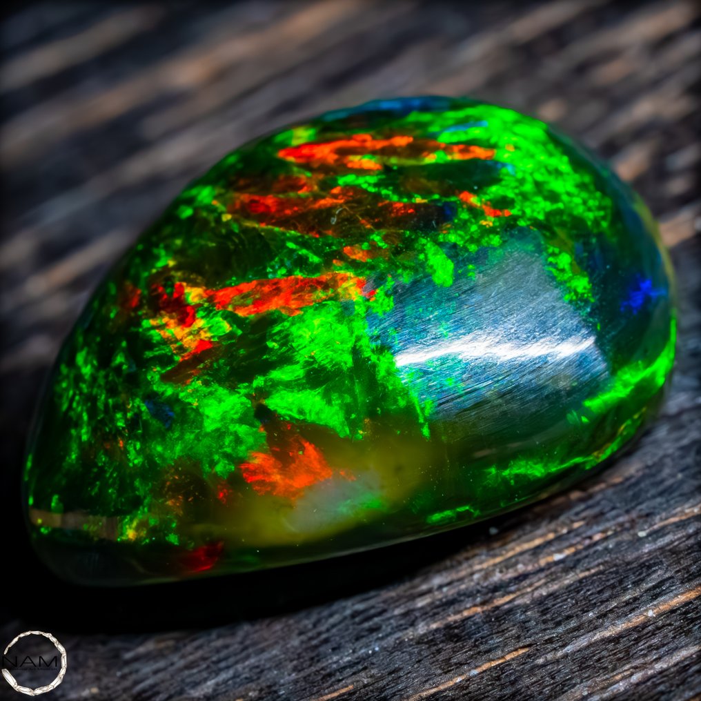 一流品质 AAA+++ 黑蛋白石——在一块石头中融合色彩之火 24 ct- 4.8 g #2.1