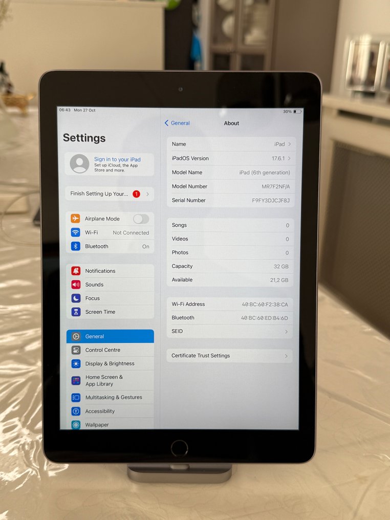 Apple iPad (6th generation) iPad 6th Gen (2018) 9.7", - Wi-Fi - 32 GB - Space Gray - Téléphone portable (1) #1.0