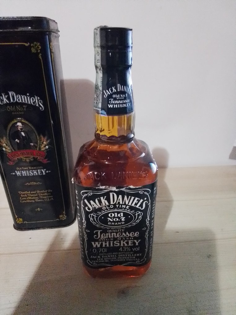 Jack Daniel's Old No 7 - Gift Tin - b. 1990s - 700ml #4.3