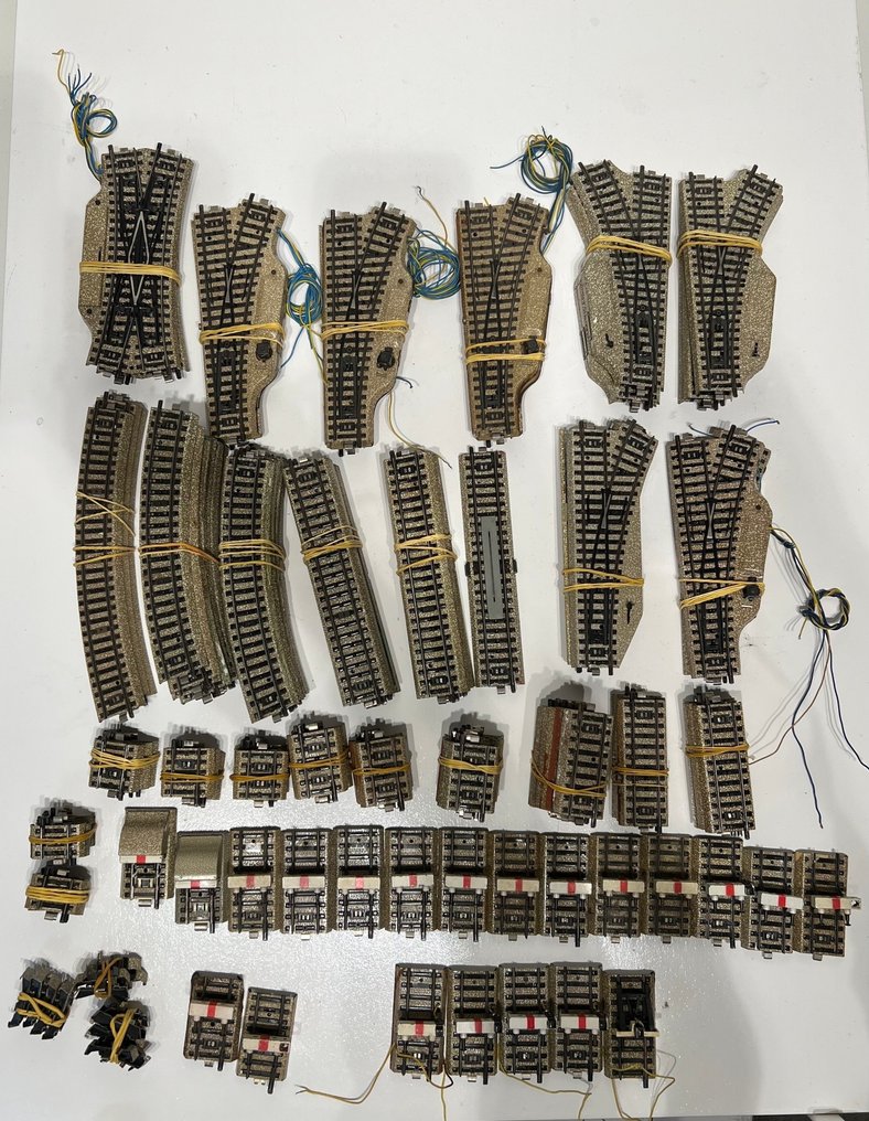 Märklin H0 - Machetă tren cu șine (85) - Șine, semne de cale, blocuri de impact. #1.0