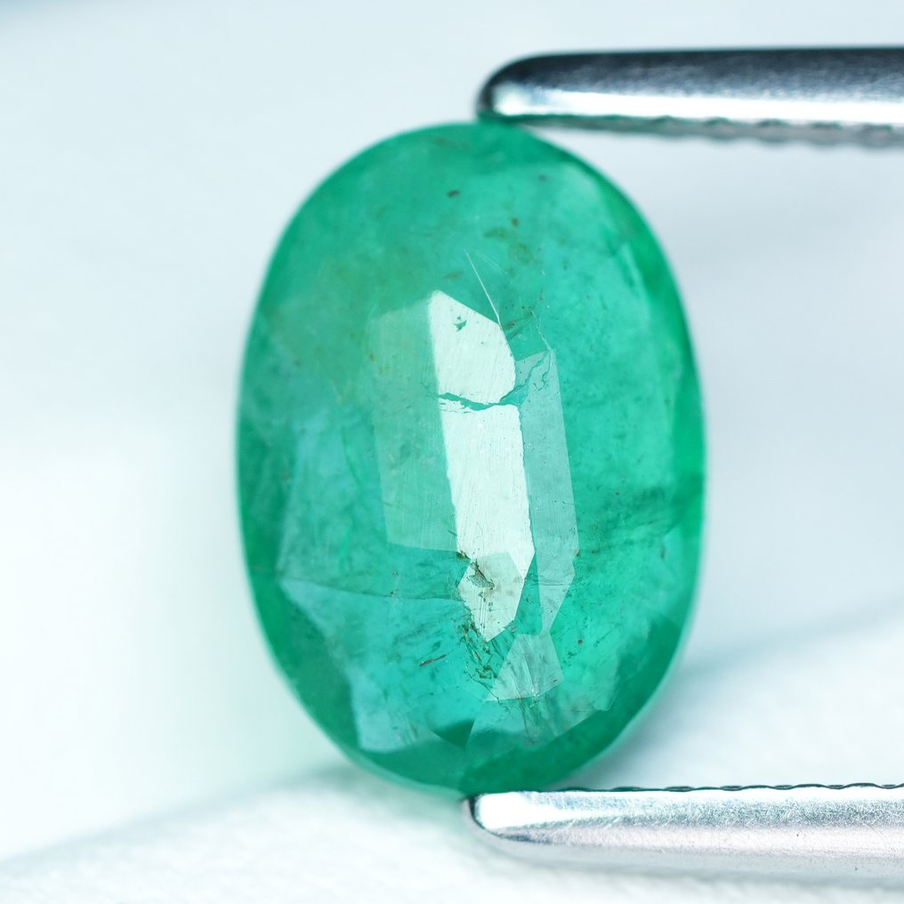 No Reserve Price - 1 pcs  Green Emerald  - 2.43 ct - International Colored Gemstone Association (ICA GemLab) - Zambian Minor Oil #1.0