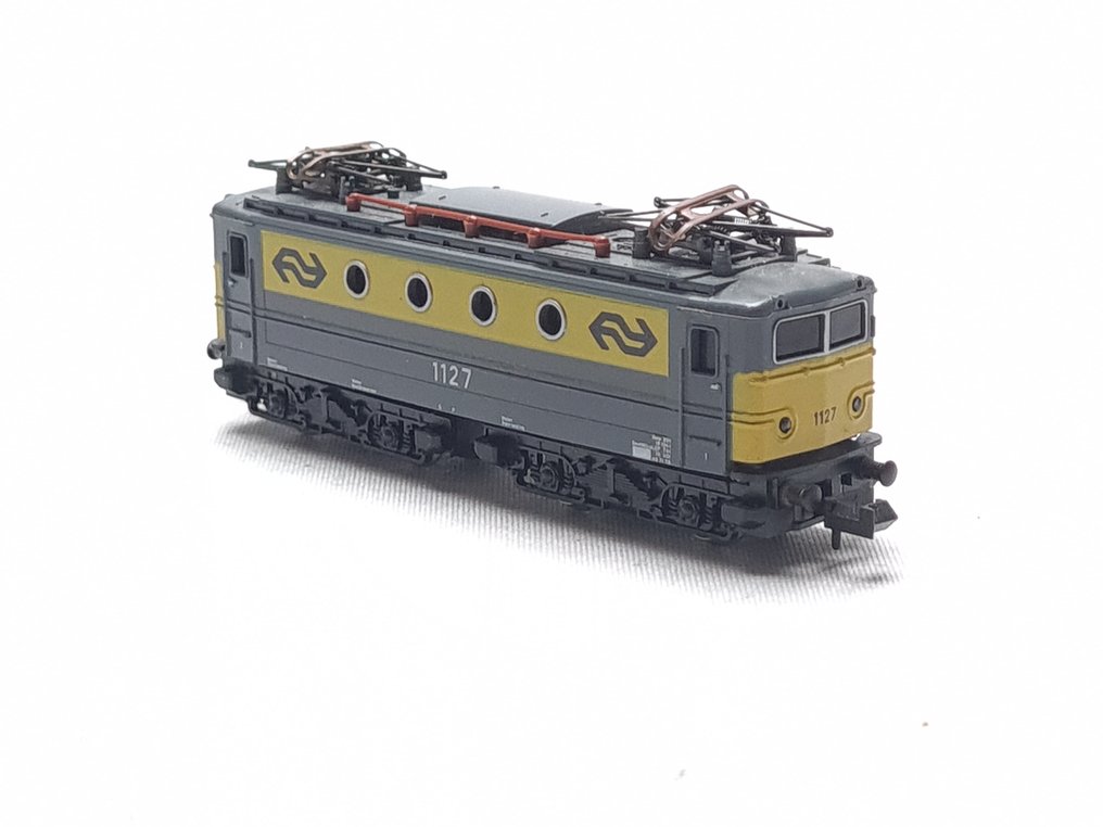 Minitrix N轨 - 2069 - 电力机车 (1) - Serie 1100 黄/灰色 编号 1127 - NS #3.2