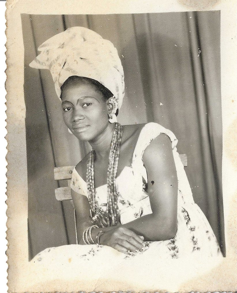 Studio Malamine - Femme au studio #1.0