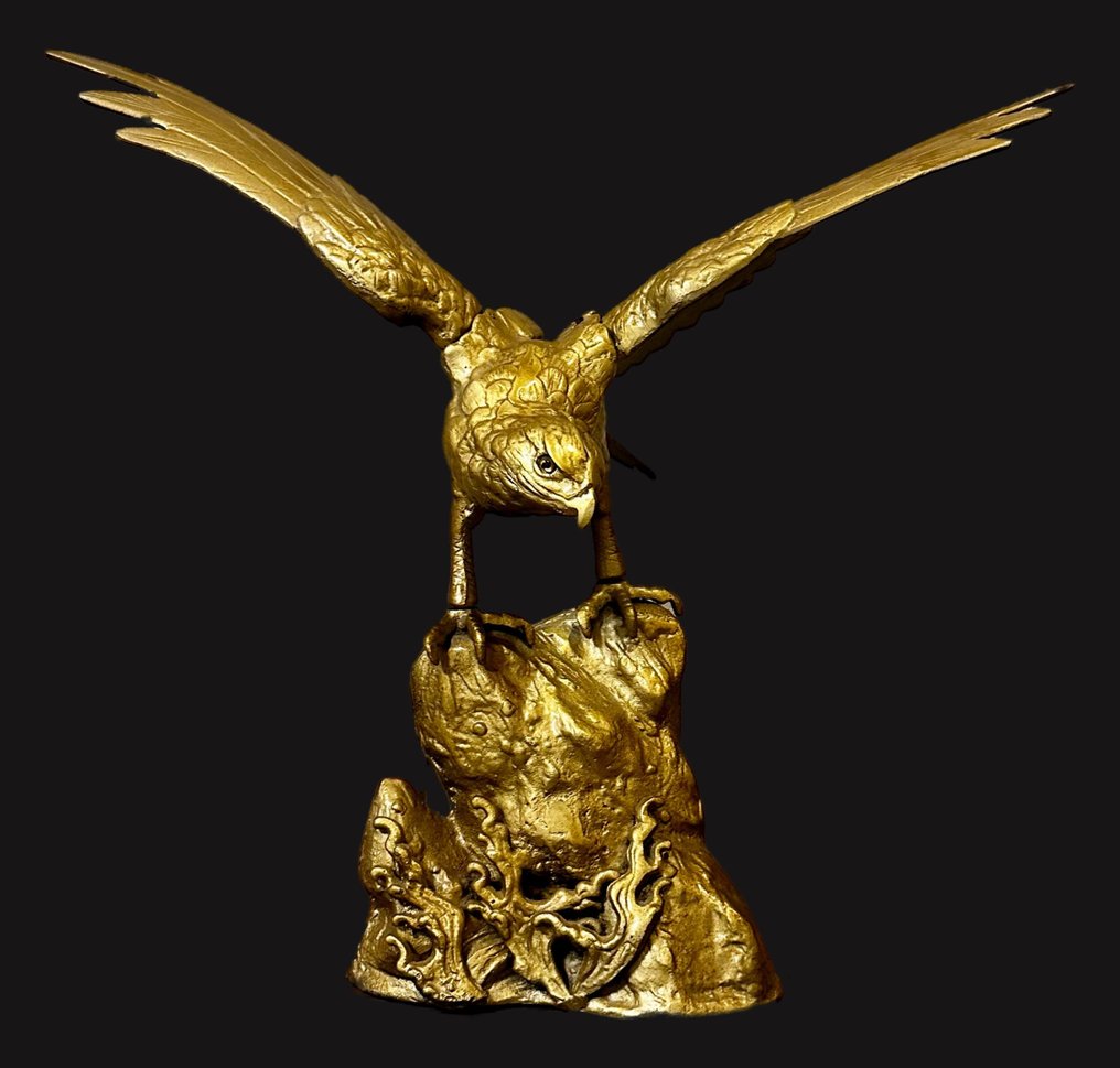 20th century Japanese eagle on cliff with waves - 雕塑 黄铜色 - 日本 (没有保留价) #1.0