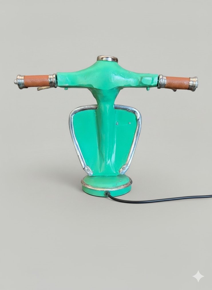Vespa - Table lamp - Unique and special piece of decoration - Metal #1.0