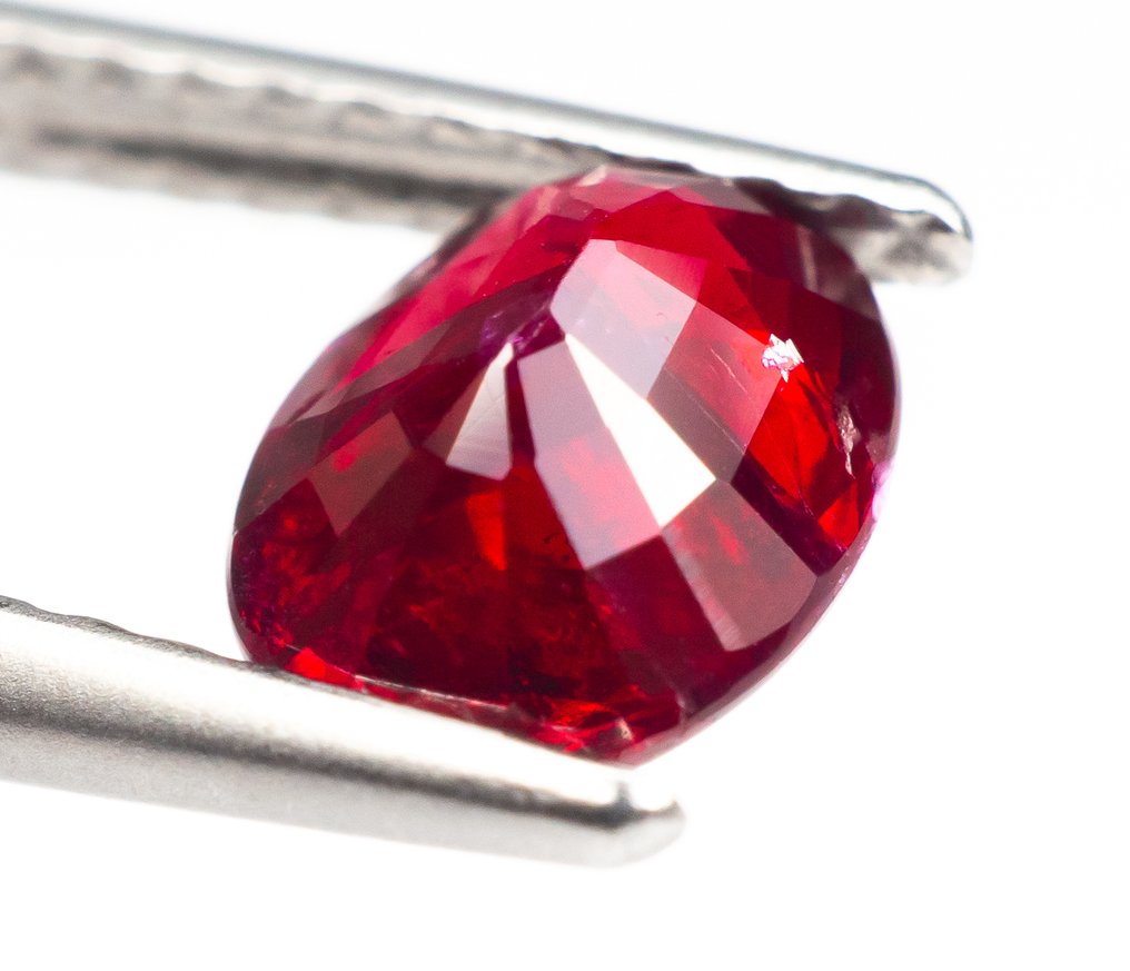 Fără preț de rezervă Rubin  - 1.13 ct - Bellerophon Gemlab - Deep Red #4.3