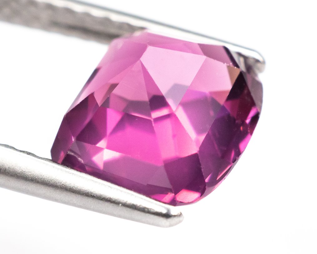 No reserve price Spinel  - 2.22 ct - Antwerp Laboratory for Gemstone Testing (ALGT) - Vivid Pink #4.3