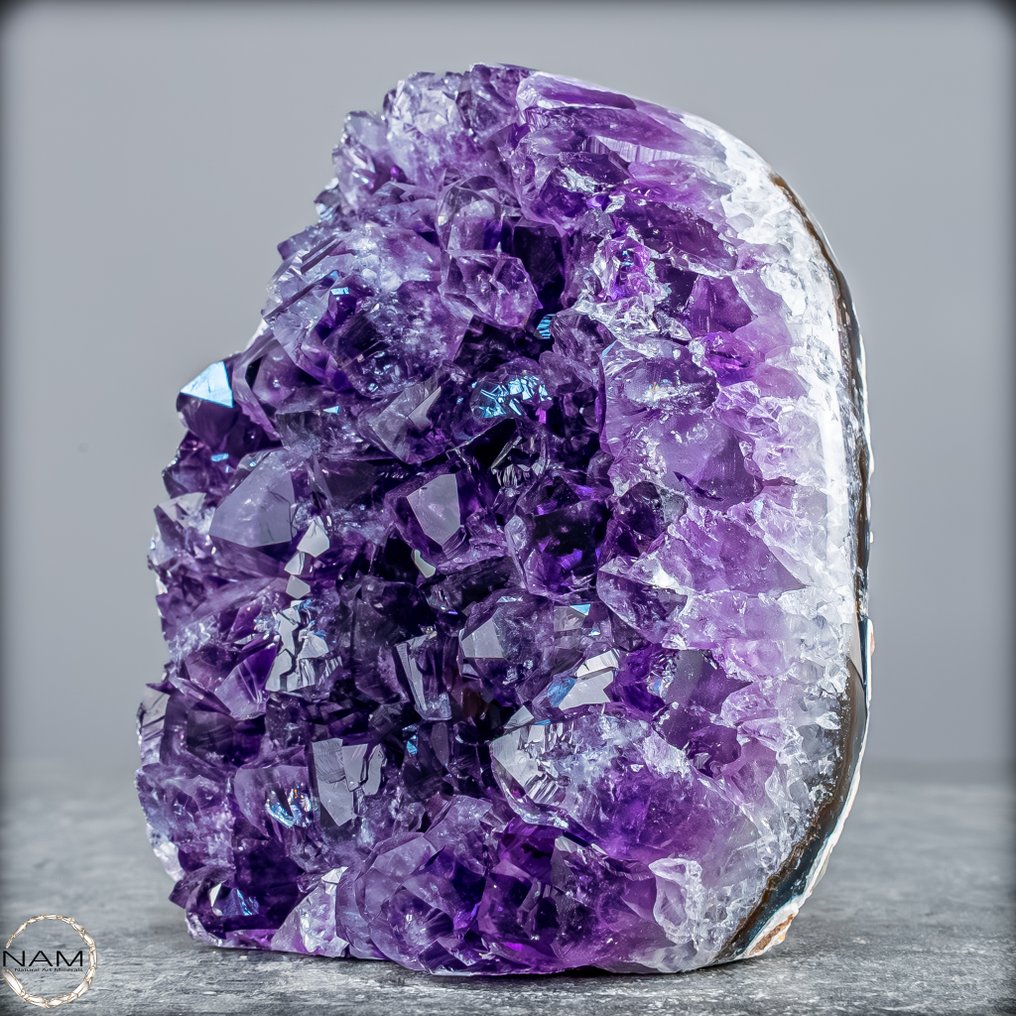 Beautiful amethyst geode from Uruguay. A masterpiece of the crystal world- 612.28 g #4.3