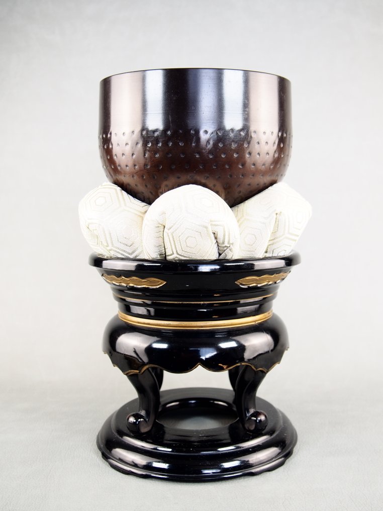  Butsudan - Orin 御鈴 (Buddhist bell) with a diameter of about 17 cm used in Buddhist altars - 1970-1980, 1980-1990, 1990-2000  #1.0