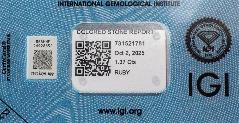 Nincs minimálár Rubin  - 1.37 ct - Nemzetközi Gemmológiai Intézet (IGI) - Mélykékkel árnyalt vörös #4.3