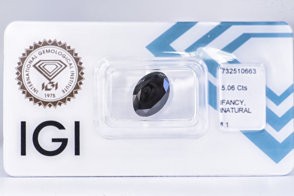 Fără preț de rezervă - 1 pcs Diamant  (Colorat natural)  - 5.06 ct - Oval - Fancy dark verzui Gri - I1 - IGI (Institutul gemologic internațional) - VG #1.0