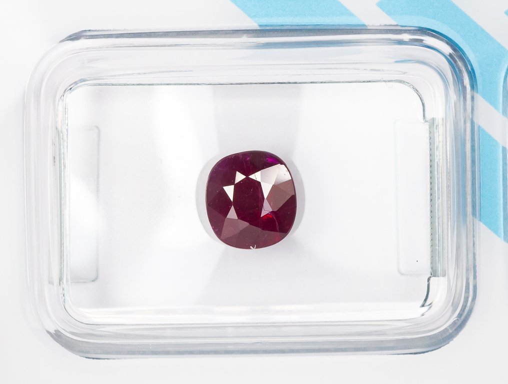 Fără preț de rezervă Rubin - 1.35 ct - IGI (Institutul gemologic internațional) - Roșu profund purpuriu #1.0