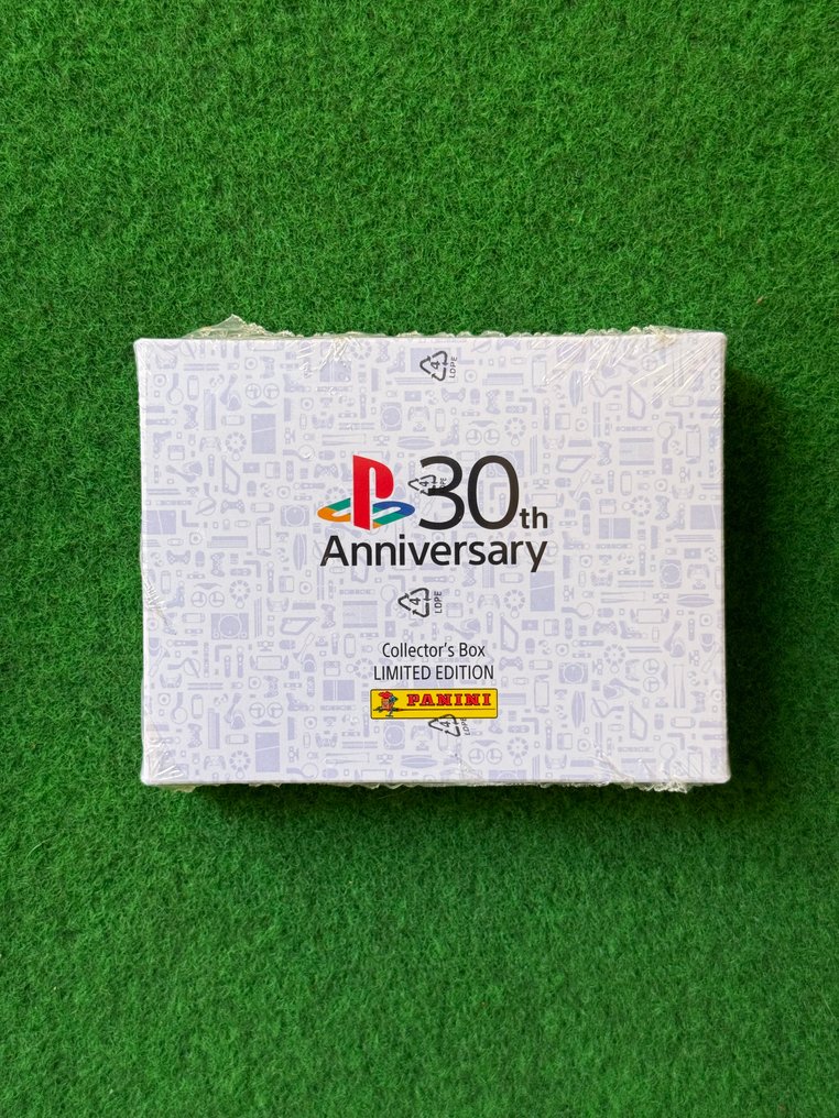 Panini 30th Anniversary Collector's Box LIMITED EDITION - 2 Sealed box - Casi impecable (CI) #3.2