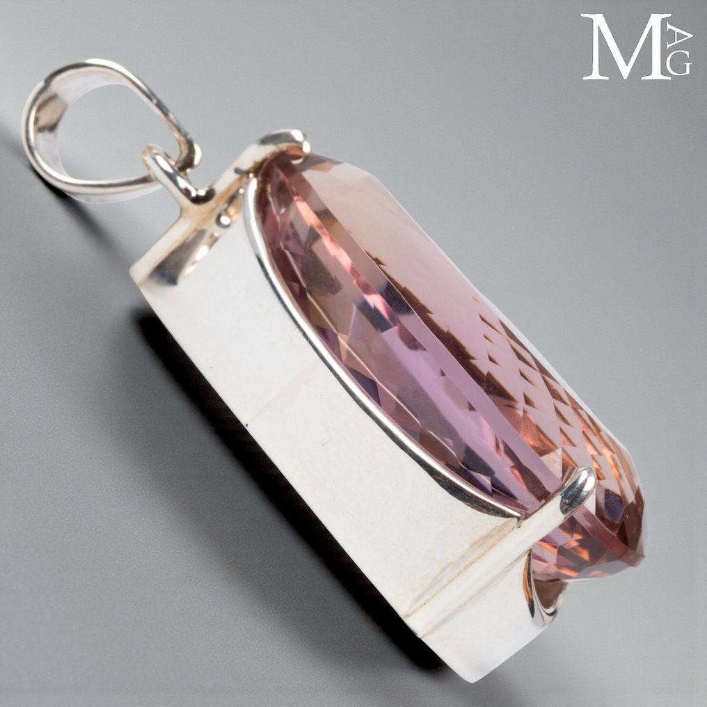 Μεγάλο κρεμαστό αμετρίνα – πολύγωνη κοπή σε σταγόνα. - Ύψος: 50.5 mm - Πλάτος: 21 mm- 22 g #4.3