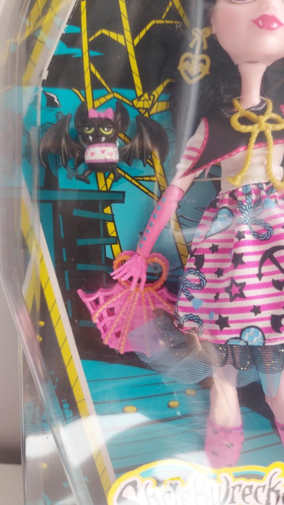 Mattel  - Dukke Draculaura - 2010-2020 - Kina #3.2
