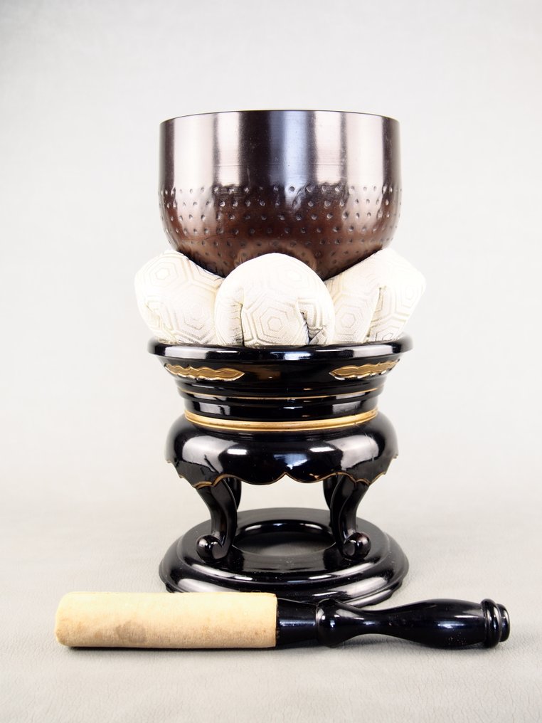 Butsudan - Orin 御鈴 (Buddhist bell) with a diameter of about 17 cm used in Buddhist altars - 1970-1980, 1980-1990, 1990-2000  #1.0