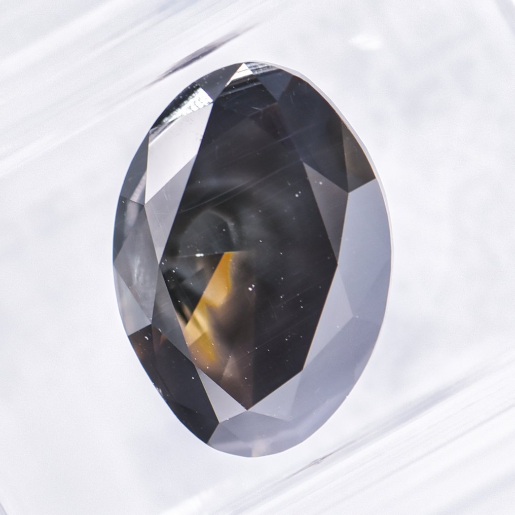 Fără preț de rezervă - 1 pcs Diamant  (Colorat natural)  - 5.06 ct - Oval - Fancy dark verzui Gri - I1 - IGI (Institutul gemologic internațional) - VG #1.0
