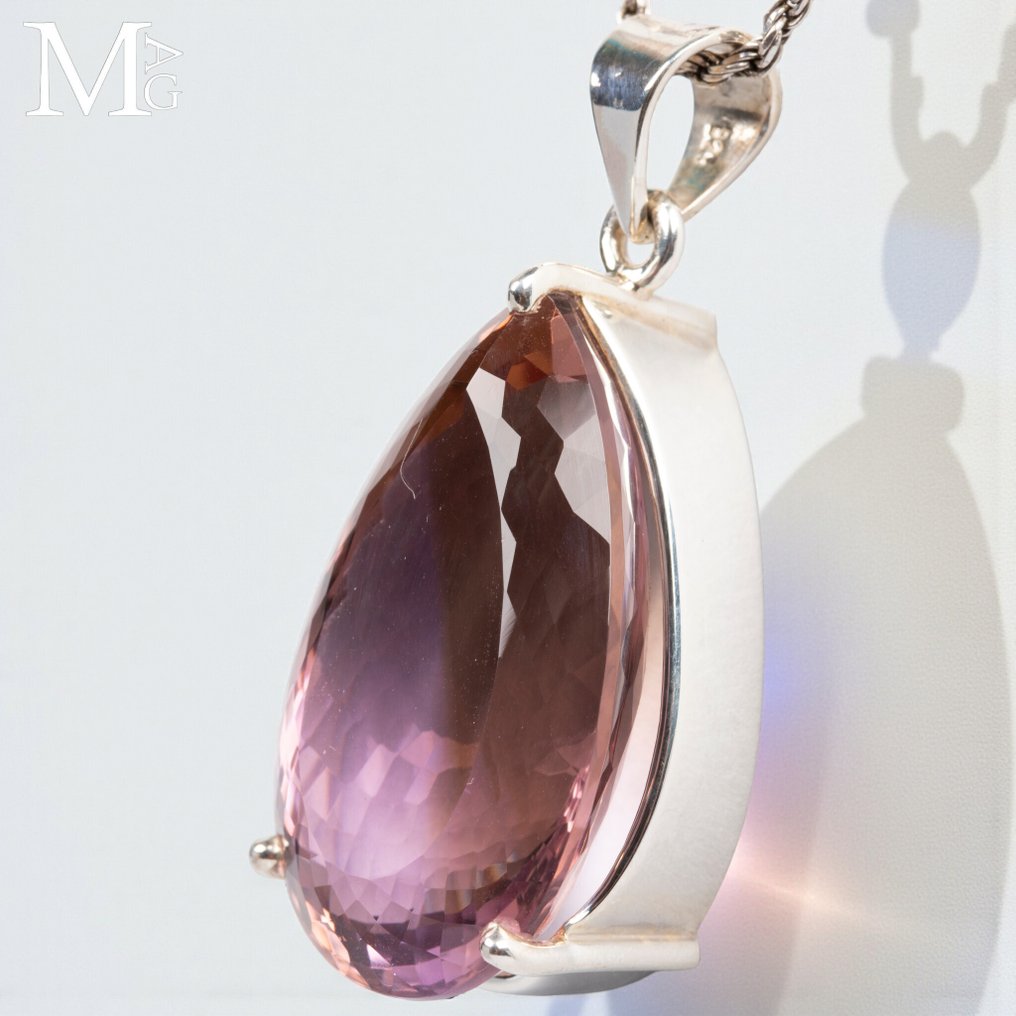 Μεγάλο κρεμαστό αμετρίνα – πολύγωνη κοπή σε σταγόνα. - Ύψος: 50.5 mm - Πλάτος: 21 mm- 22 g #1.0