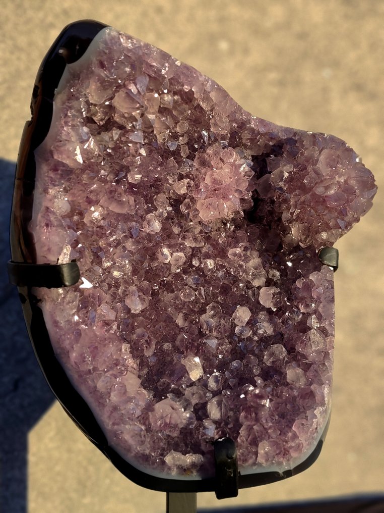 Big, Tall, Amethyst Piece, hand carved,completely polish all around, with a ball, Uniek Piece - Height: 42 cm - Width: 32 cm- 10.75 kg #1.0