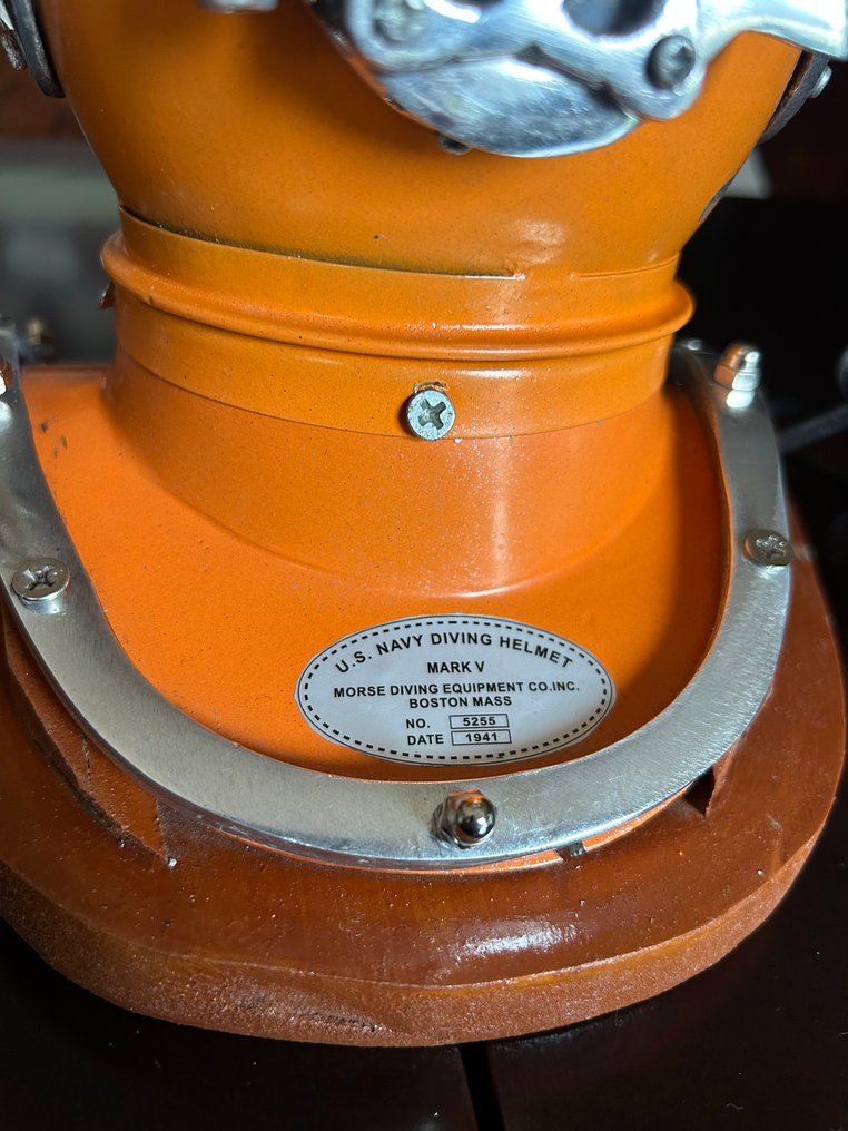 Casco da immersione - UNIQUE DIVING HELMET AND LAMP - Acciaio, Smalto, Ottone, Legno #3.2