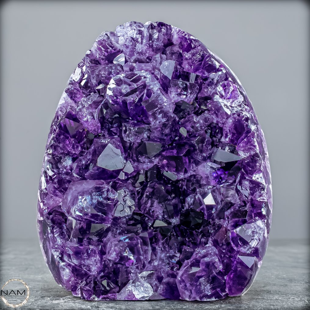 Beautiful amethyst geode from Uruguay. A masterpiece of the crystal world- 612.28 g #1.0