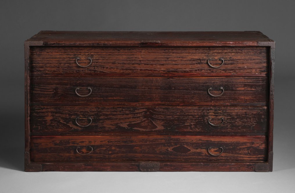 Katana’dansu (ντουλάπι με ξίφη) - Ξύλο, Ξύλο κουκουναριάς (cedar), σίδερο - Ιαπωνία - Τελευταία περίοδος Edo (πρώτο μισό του 19ου αιώνα) #1.0