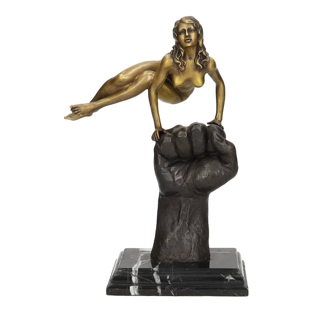 Statuette, Lady on a fist - 31 cm - Bronze #1.0