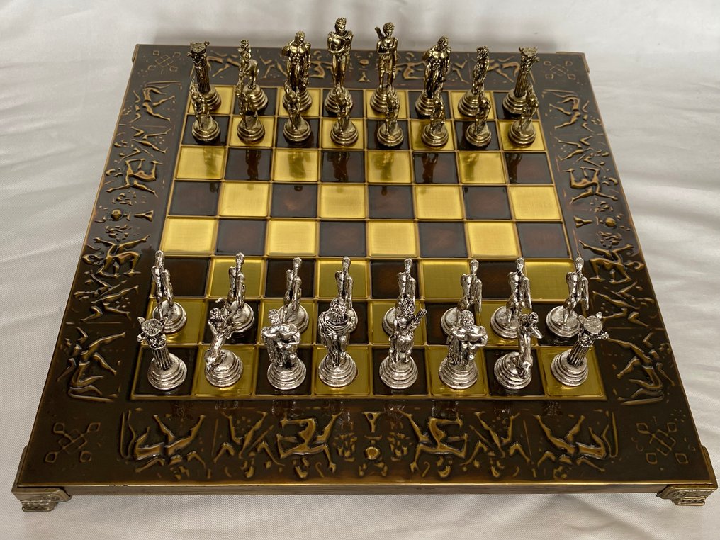 国际象棋套装 - 复古的希腊军队模型，由浮雕青铜制成。 #2.1
