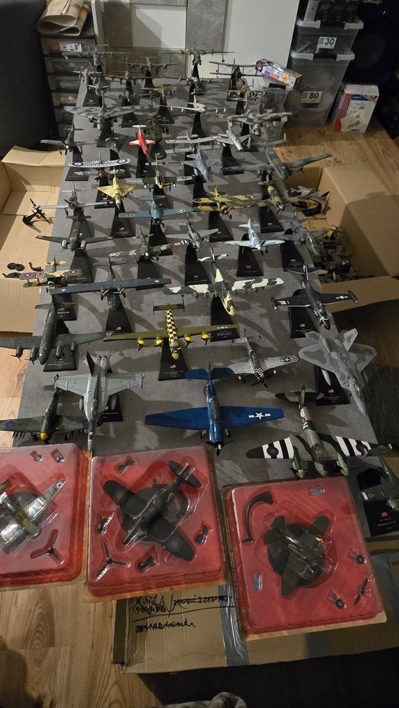 de Agostini, Amercom 1:76 - Modellflugzeug (50) - 50 modeli samolotów wojskowych z róznych epok - Militärflugzeuge #1.0