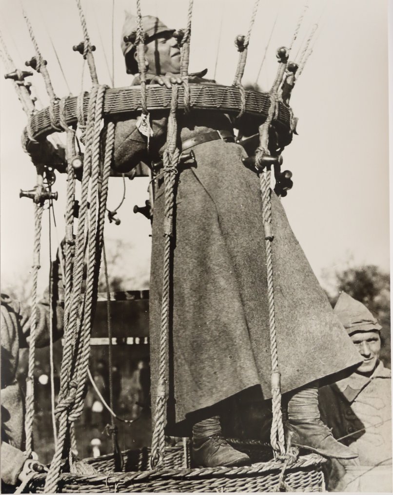 Alexander Rodchenko (1891-1956) - Maneuvers of the Red Army / At the balloon - 1927 #1.0