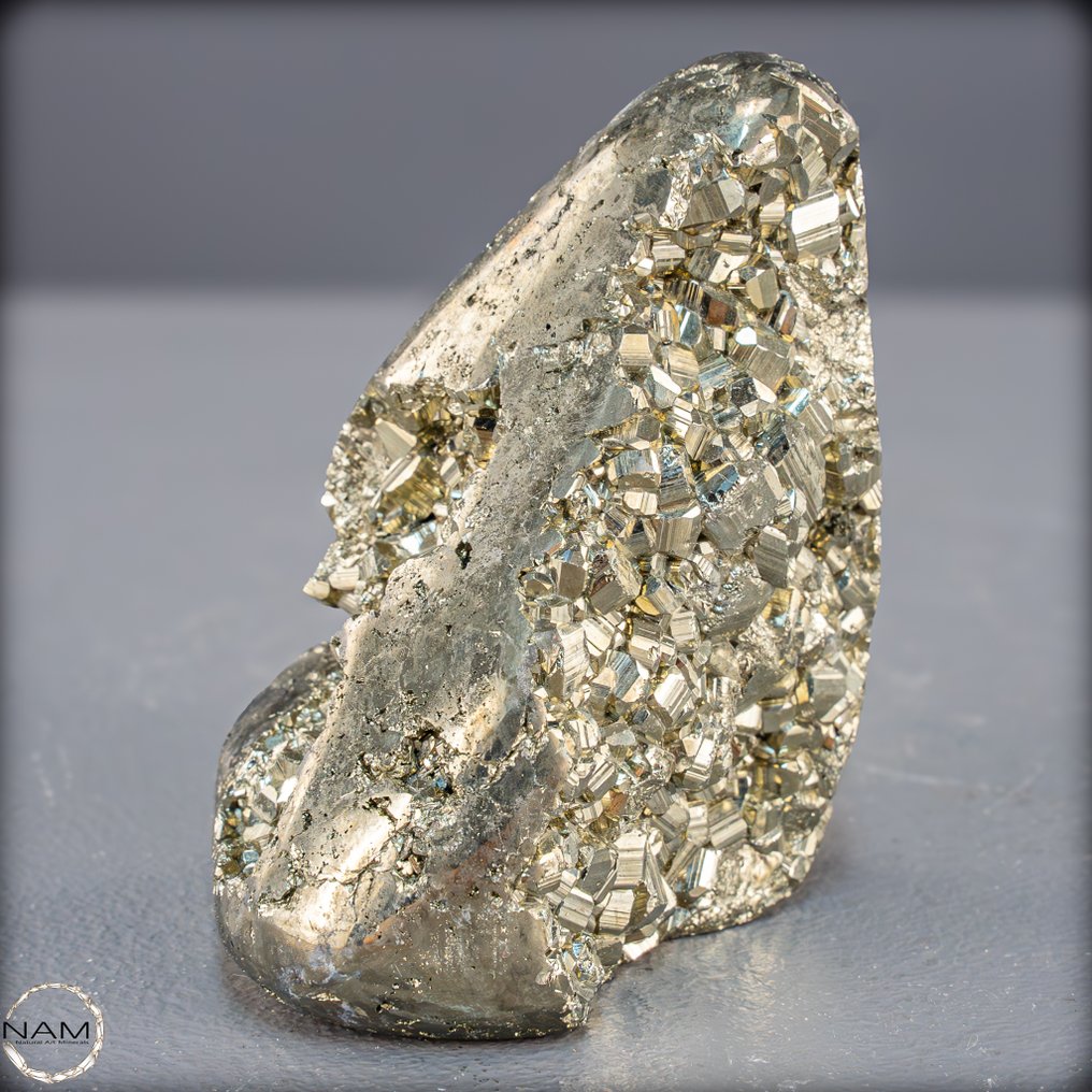 Pirita de alta calidad en forma libre Mitad pulido- 429.93 g #3.2