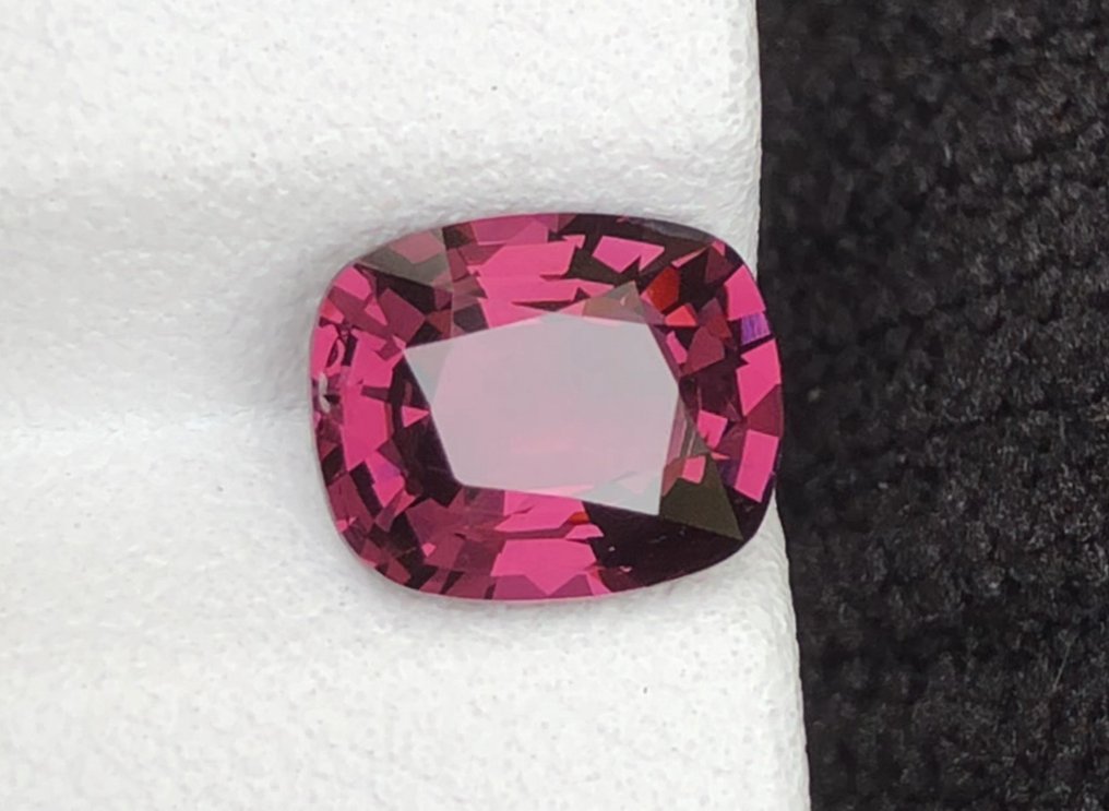 1 pcs  Ροζ, Βιολετί Σπινέλιος  - 2.20 ct - Διεθνής Ένωση Έγχρωμων Πολύτιμων Λίθων (ICA GemLab) - Φυσικό ροζ σπινέλ #4.3