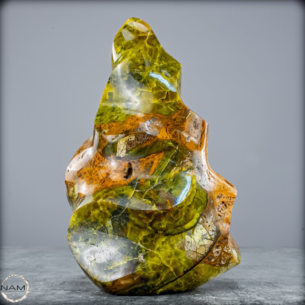 Λαμπερός πράσινος οπάλιος και φλόγα χαλαζία από τη Μαδαγασκάρη – Ένα εξαιρετικό συλλεκτικό κομμάτι- 1052.42 g #1.0