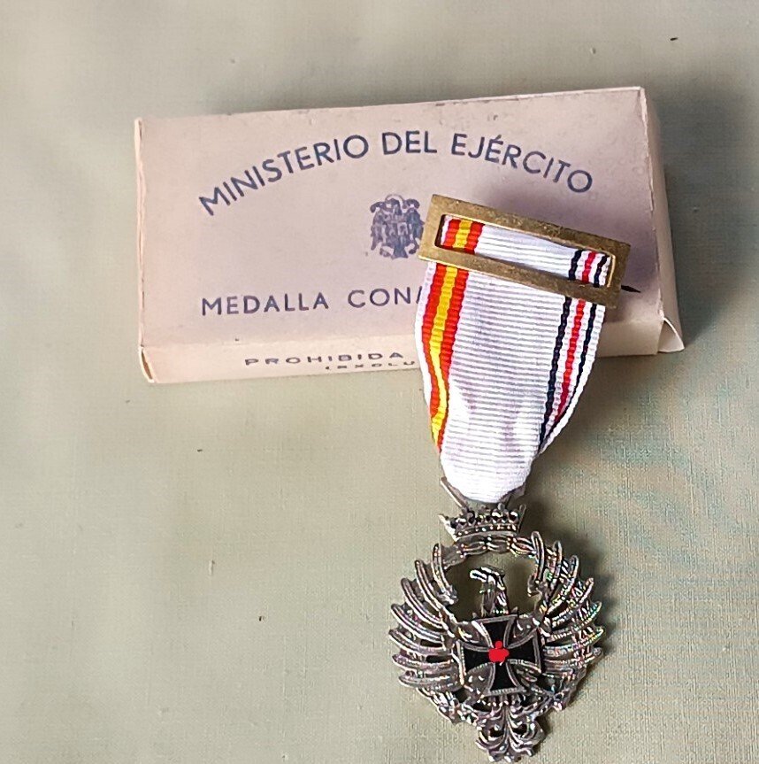 西班牙 - 军事勋章 - División Azul。俄罗斯战役纪念章。 #1.0