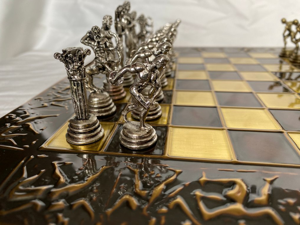 国际象棋套装 - 复古的希腊军队模型，由浮雕青铜制成。 #4.3