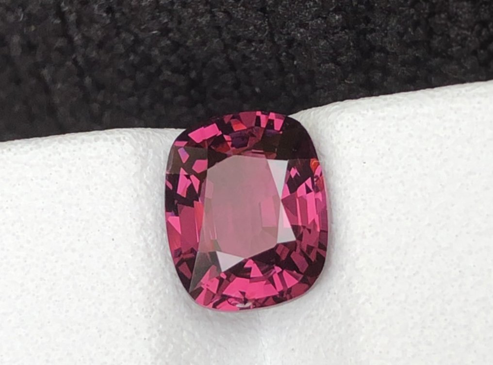 1 pcs  Ροζ, Βιολετί Σπινέλιος  - 2.20 ct - Διεθνής Ένωση Έγχρωμων Πολύτιμων Λίθων (ICA GemLab) - Φυσικό ροζ σπινέλ #3.2