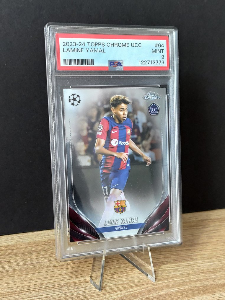 2023/24 Topps Chrome UCC Lamine Yamal Rookie - PSA 9 Graded card #3.2