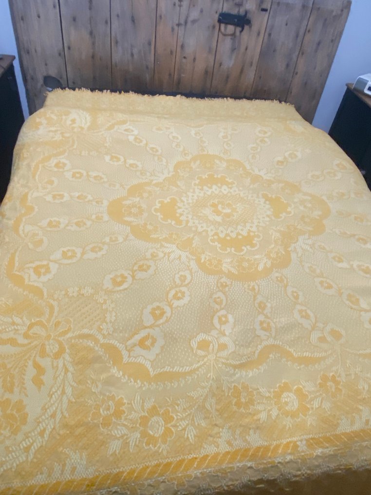 Κάλυμμα  - 203 cm - 220 cm - Κάλυμμα κρεβατιού με κέντημα. #1.0